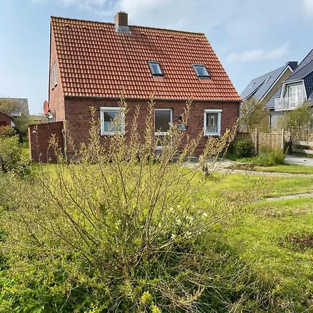 Apartment Haus Kirchenstraße 1 *